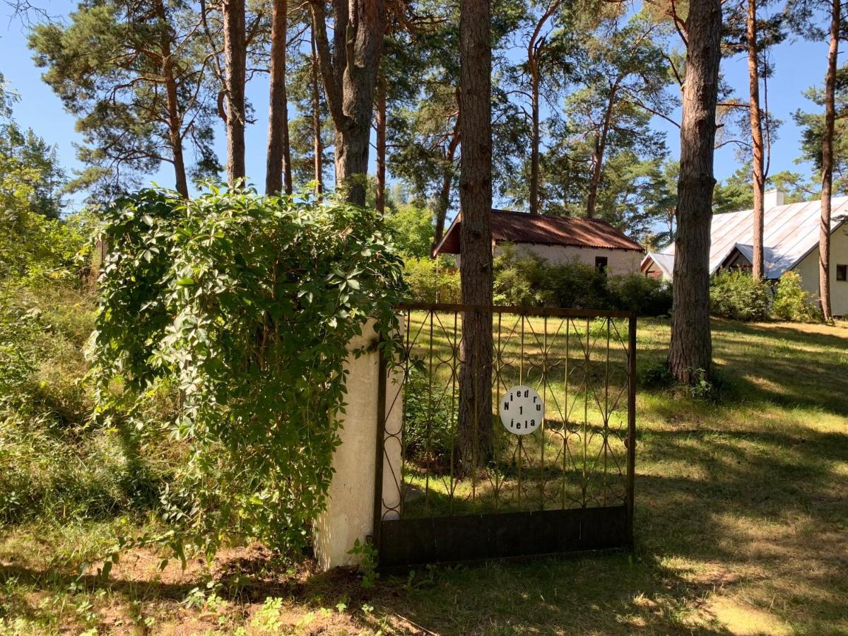 Vila Zem Priedem Lapmežciems Exteriér fotografie
